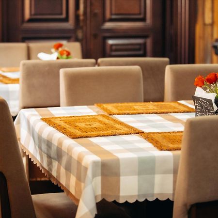 Plus 33 Hotel Nungua Экстерьер фото