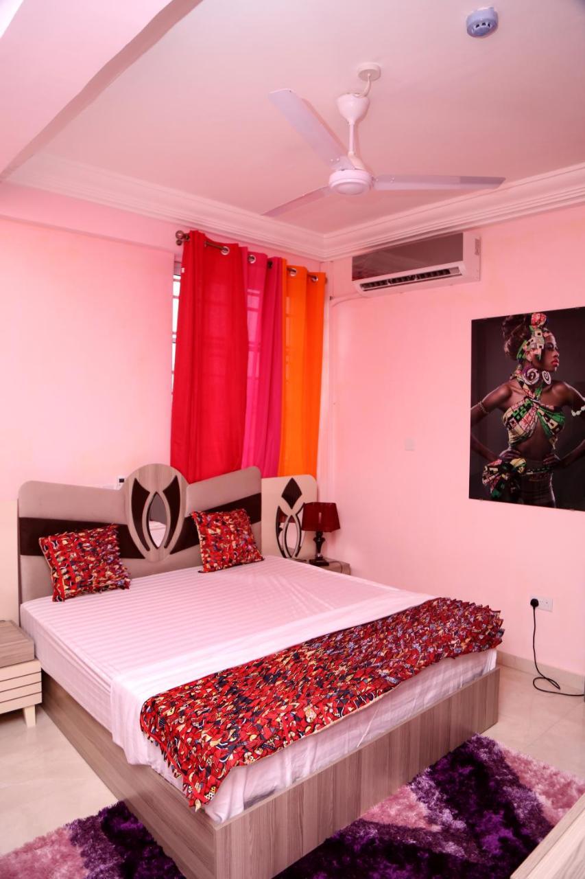 Plus 33 Hotel Nungua Экстерьер фото