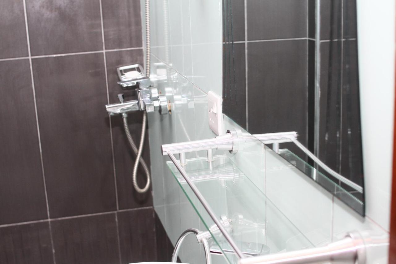 Plus 33 Hotel Nungua Экстерьер фото