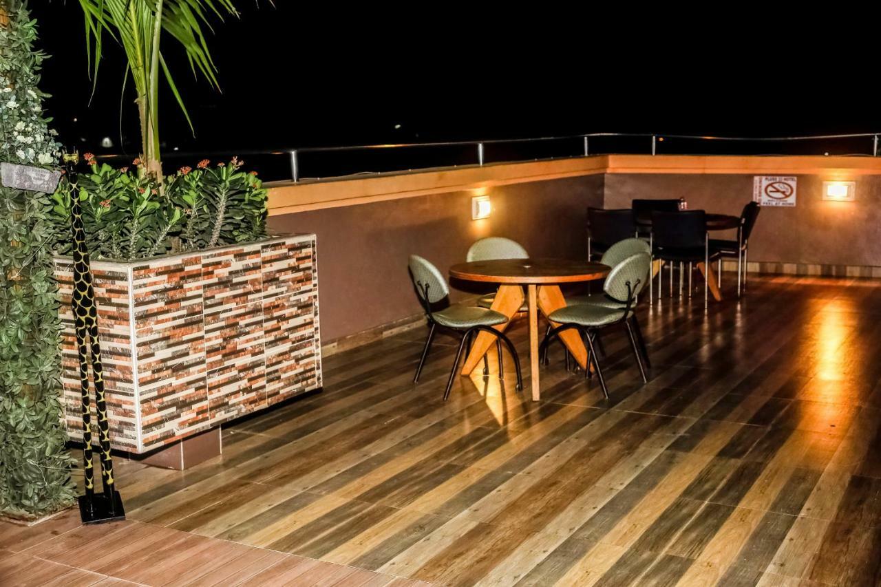 Plus 33 Hotel Nungua Экстерьер фото