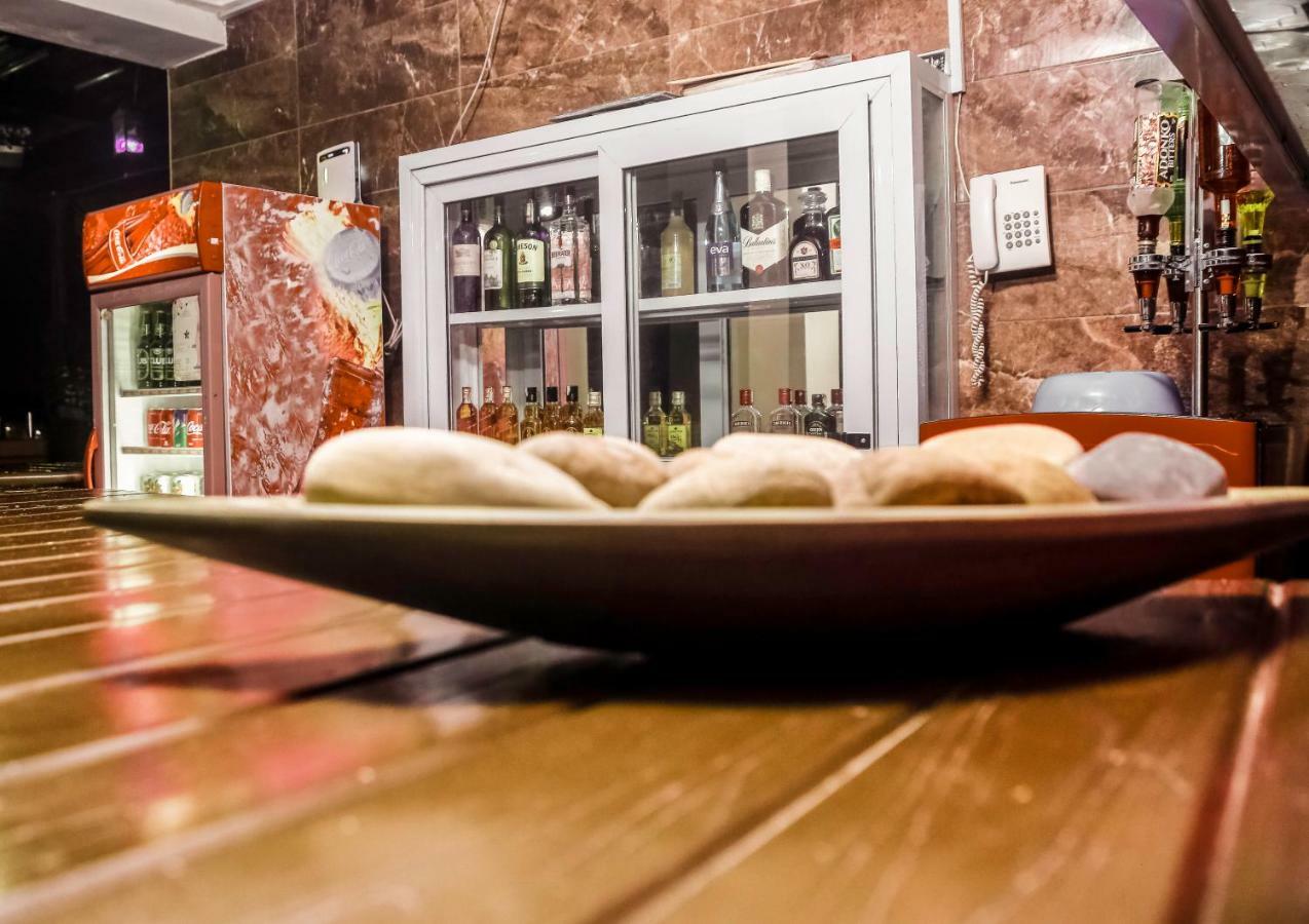 Plus 33 Hotel Nungua Экстерьер фото