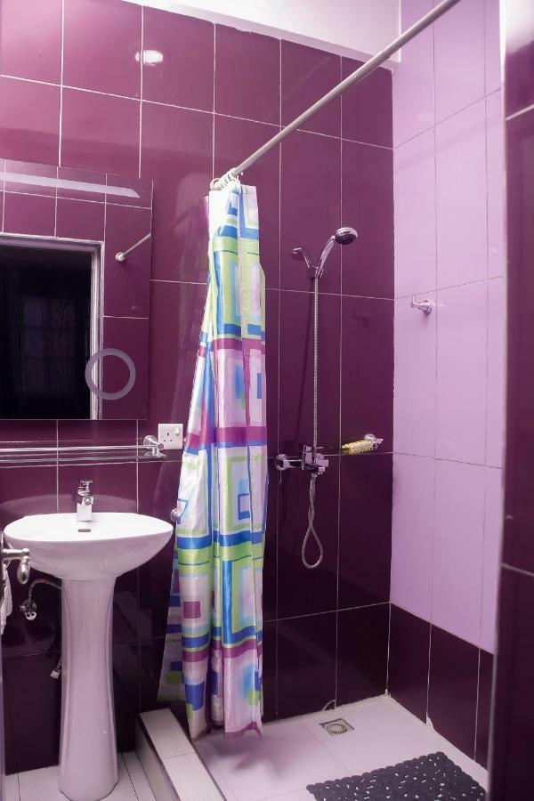 Plus 33 Hotel Nungua Экстерьер фото
